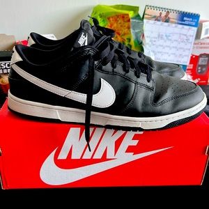 Nike dunk low Black Panda size12